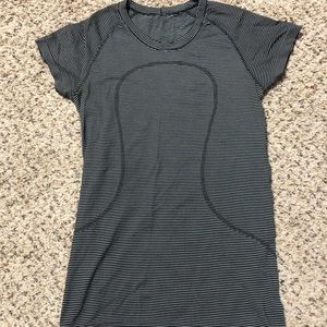 Lululemon run swiftly size 6 t shirt